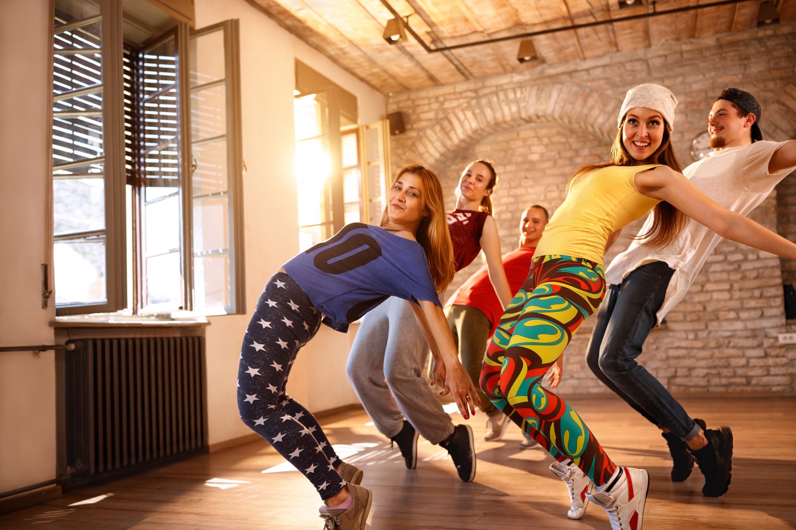 ¡El-Ritmo-y-la-Alegría-de-Zumba-Llegan-a-Nuestra-Escuela-de-Baile!
