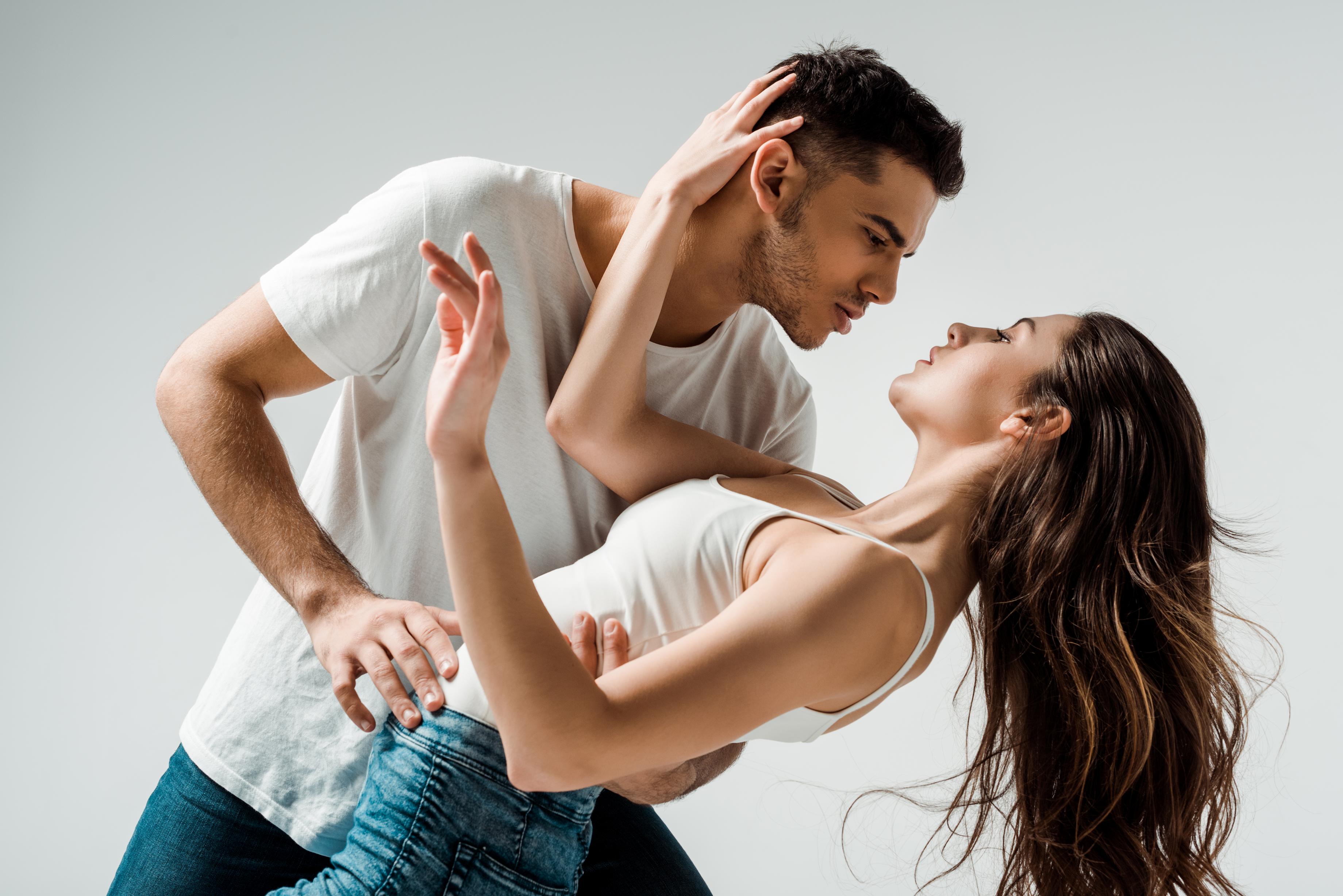 ¡La-Bachata-se-Eleva-a-Nuevas-Alturas-en-Nuestra-Escuela-de-Baile!